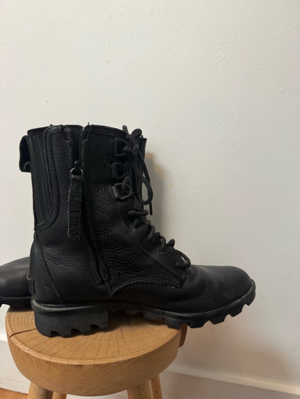 SORELS Phoenix Black Leather Combat Lace-Up Boots size 7 - Picture 7 of 16